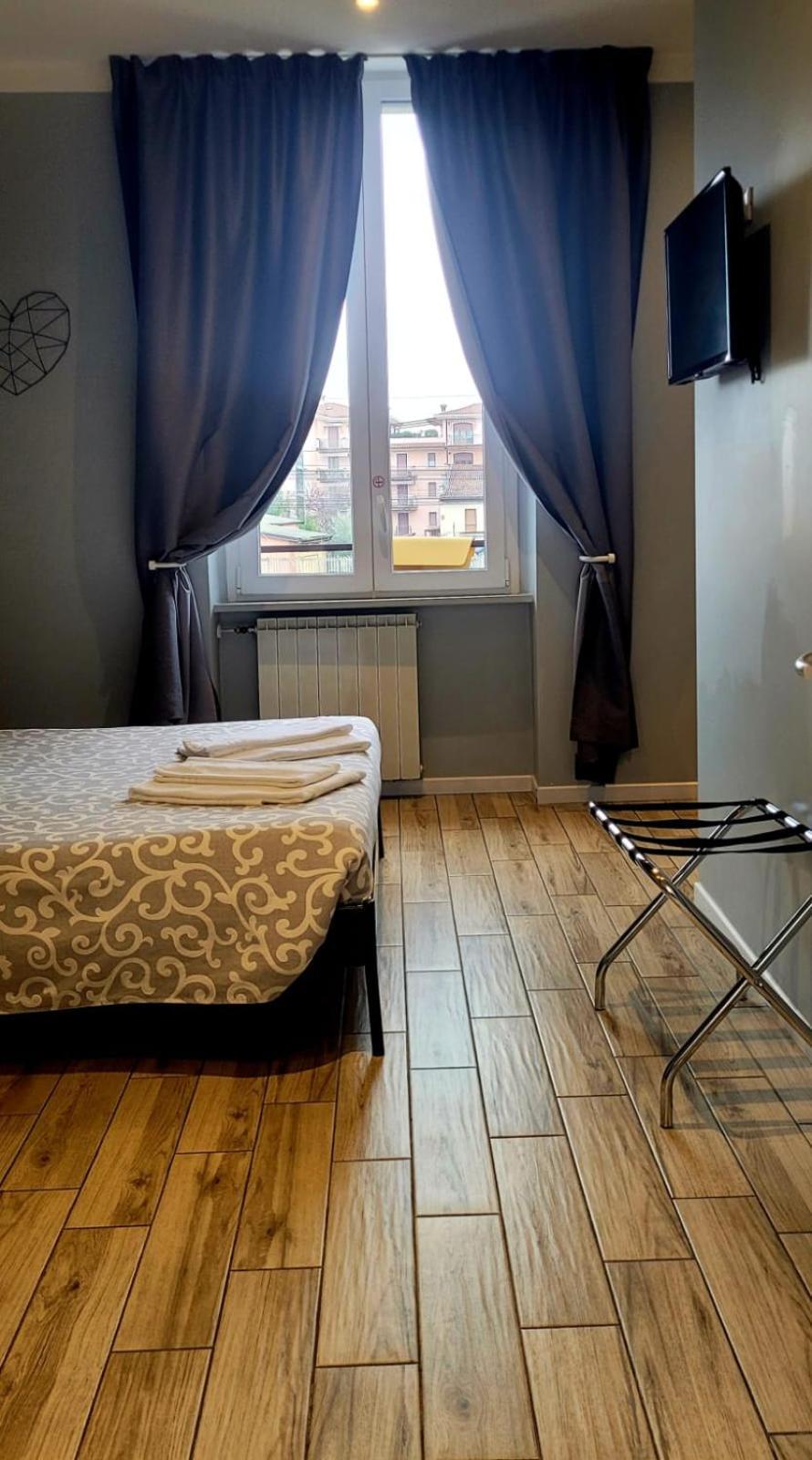 Al Binario Brescia Hotel ภายนอก รูปภาพ