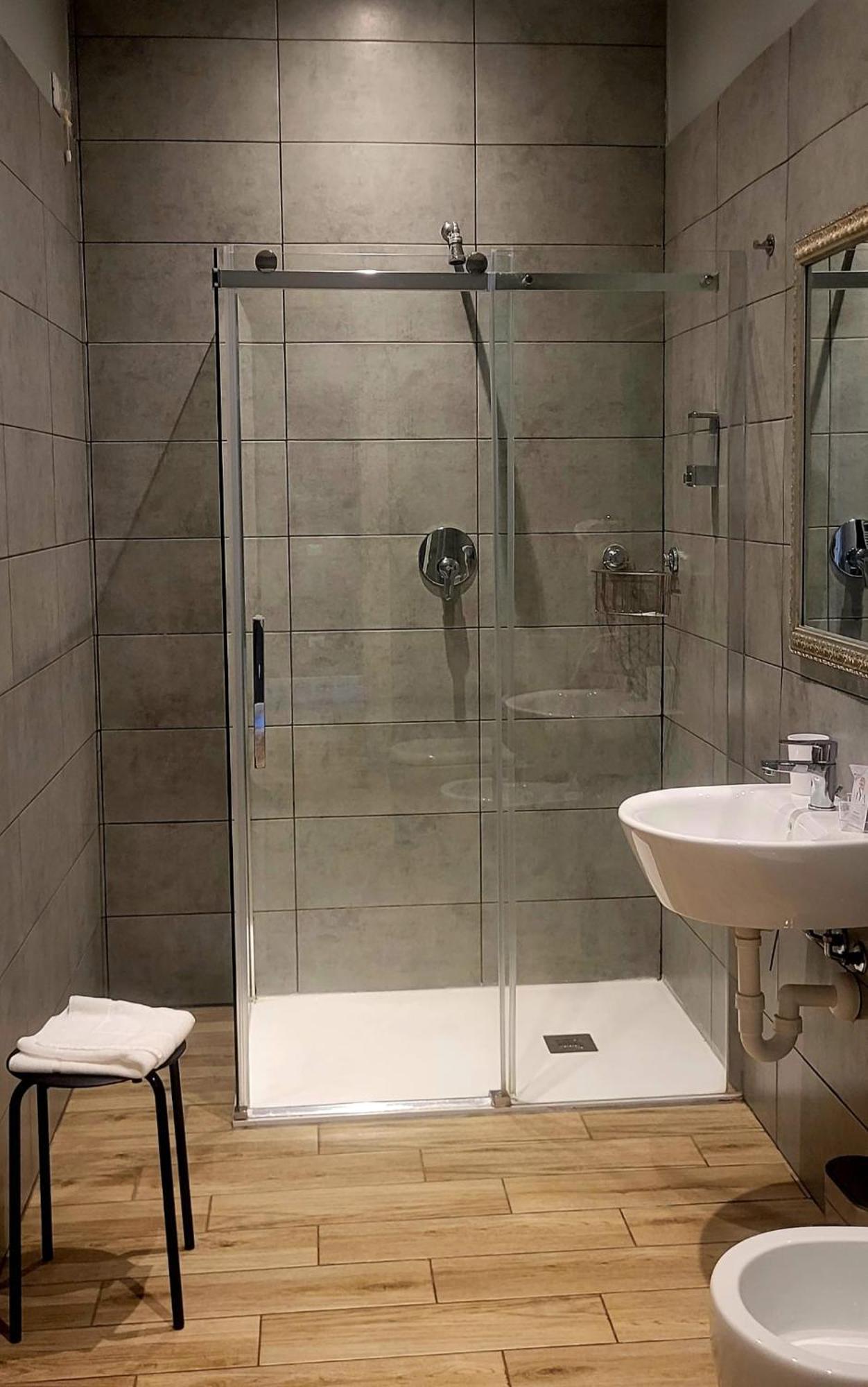 Al Binario Brescia Hotel ภายนอก รูปภาพ