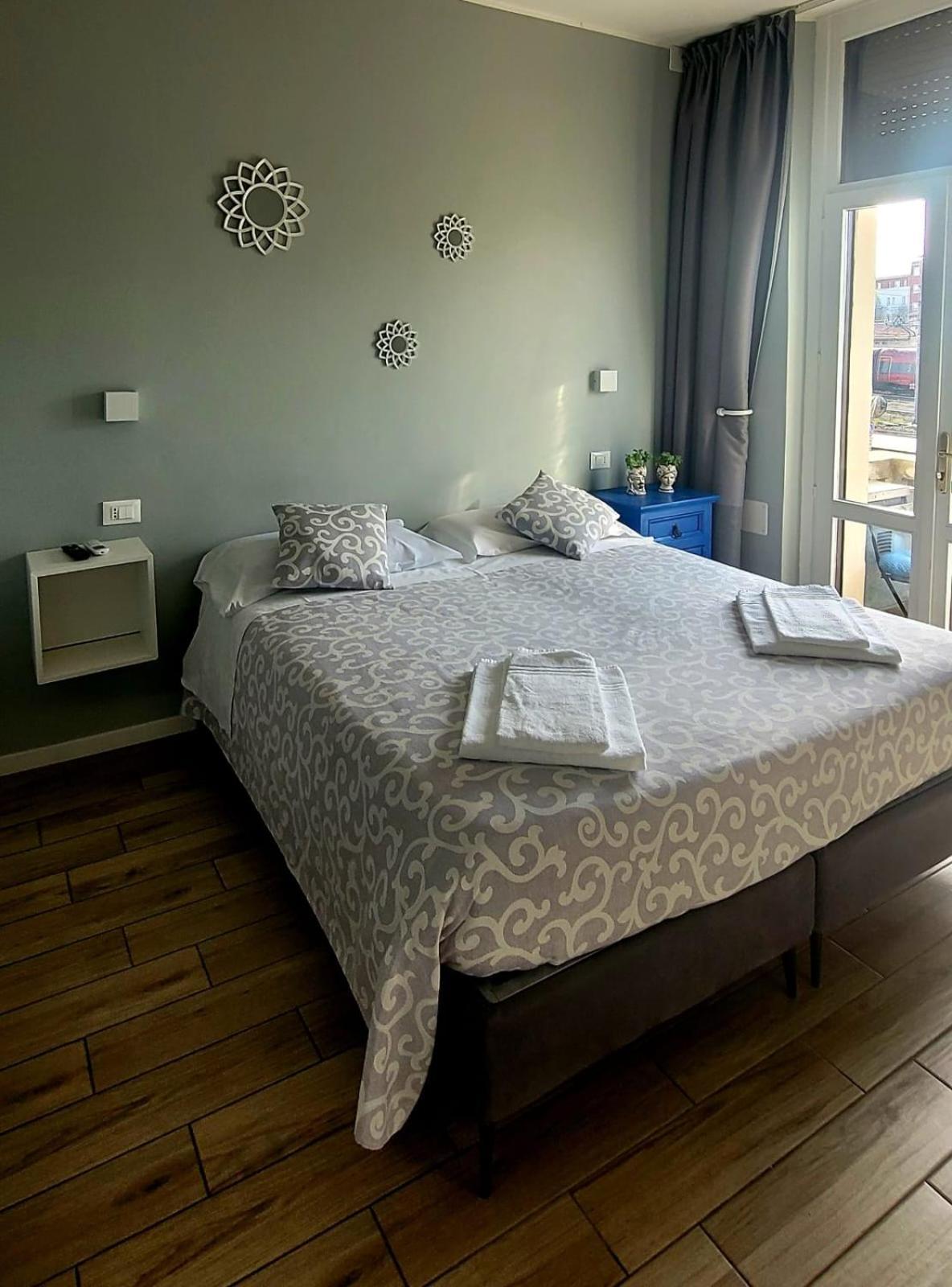 Al Binario Brescia Hotel ภายนอก รูปภาพ